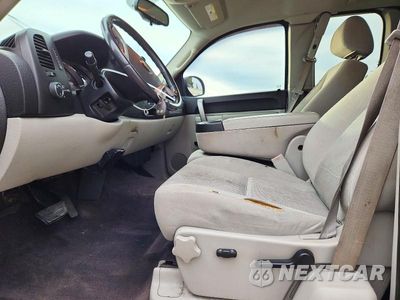 Zdjęcie 7 z 12 samochodu: 2011 CHEVROLET SILVERADO K1500 LT VIN:1GCRKSE32BZ109820 - miniatura