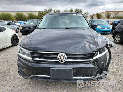 Piąte zdjęcie samochodu w środku: 2018 VOLKSWAGEN TIGUAN SE VIN:3VV3B7AX0JM222551 - miniatura