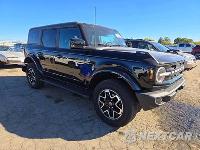 Czwarte zdjęcie samochodu z boku: 2022 FORD BRONCO BASE VIN:1FMDE5BH8NLA87800 - miniatura