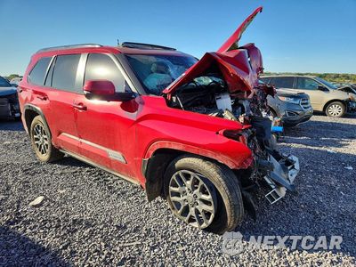 Czwarte zdjęcie samochodu z boku: 2025 TOYOTA SEQUOIA PLATINUM VIN:7SVAAABA1SX069079 - miniatura