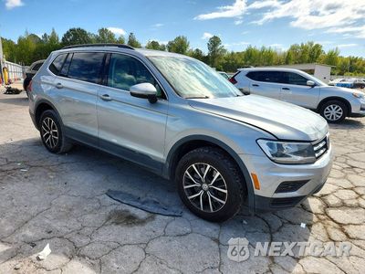 Czwarte zdjęcie samochodu z boku: 2019 VOLKSWAGEN TIGUAN SE VIN:3VV3B7AX9KM199451 - miniatura