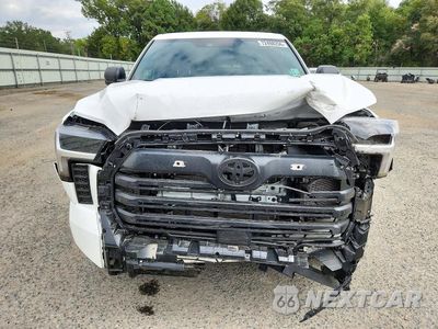 Piąte zdjęcie samochodu w środku: 2025 TOYOTA TUNDRA SR VIN:5TFKB5AA9SX050431 - miniatura