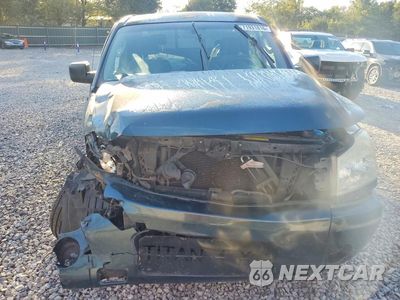 Piąte zdjęcie samochodu w środku: 2004 NISSAN TITAN XE VIN:1N6AA06A74N583707 - miniatura