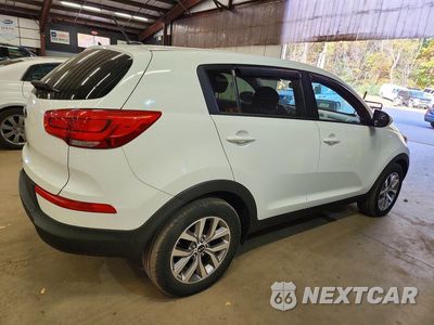 Trzecie zdjęcie samochodu z tyłu: 2016 KIA SPORTAGE LX VIN:KNDPB3AC1G7846013 - miniatura