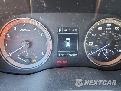 Zdjęcie 9 z 13 samochodu: 2016 HYUNDAI TUCSON SE VIN:KM8J3CA47GU130290 - miniatura