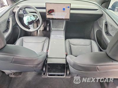 Zdjęcie 8 z 13 samochodu: 2026 TESLA MODEL Y VIN:7SAYGDED0TA697421 - miniatura