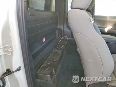 Zdjęcie 10 z 12 samochodu: 2023 TOYOTA TACOMA SR VIN:3TYRX5GN3PT081413 - miniatura