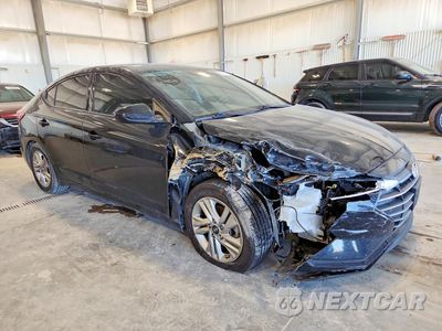 Czwarte zdjęcie samochodu z boku: 2019 HYUNDAI ELANTRA SEL VIN:5NPD84LF8KH495488 - miniatura
