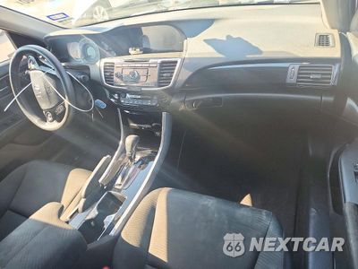 Zdjęcie 8 z 12 samochodu: 2017 HONDA ACCORD LX VIN:1HGCR2F32HA257152 - miniatura