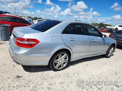 Trzecie zdjęcie samochodu z tyłu: 2010 MERCEDES-BENZ E 550 VIN:WDDHF7CB4AA197957 - miniatura