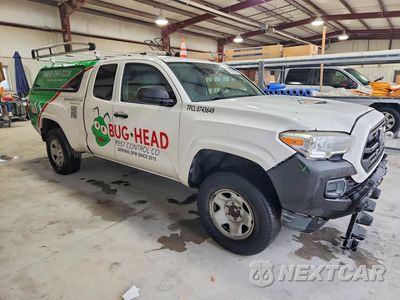 Czwarte zdjęcie samochodu z boku: 2019 TOYOTA TACOMA SR VIN:5TFRX5GN5KX162413 - miniatura