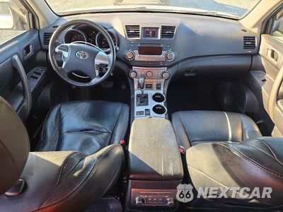 Zdjęcie 8 z 13 samochodu: 2011 TOYOTA HIGHLANDER SE VIN:5TDBK3EH6BS081962 - miniatura