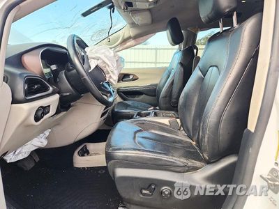 Zdjęcie 7 z 13 samochodu: 2019 CHRYSLER PACIFICA TOURING L VIN:2C4RC1BG0KR554517 - miniatura
