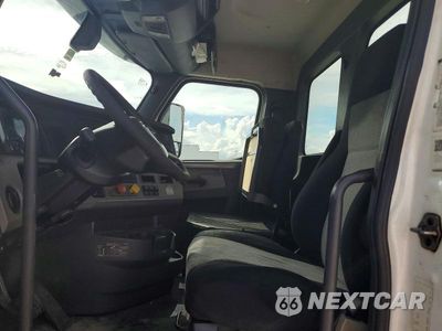 Zdjęcie 7 z 13 samochodu: 2019 FREIGHTLINER CASCADIA 126 SEMI TRUCK VIN:3AKJHLDV3KSKE0920 - miniatura
