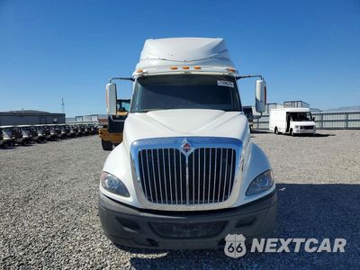 Piąte zdjęcie samochodu w środku: 2016 INTERNATIONAL LF687 SEMI TRUCK VIN:3HSDJSNR6GN074260 - miniatura