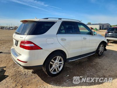Trzecie zdjęcie samochodu z tyłu: 2015 MERCEDES-BENZ ML 350 4MATIC VIN:4JGDA5HB3FA588444 - miniatura