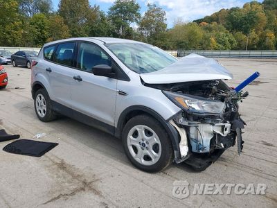 Czwarte zdjęcie samochodu z boku: 2018 FORD ESCAPE S VIN:1FMCU0F73JUA95228 - miniatura