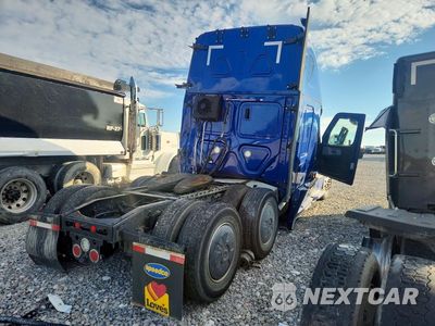 Trzecie zdjęcie samochodu z tyłu: 2025 FREIGHTLINER CASCADIA 126