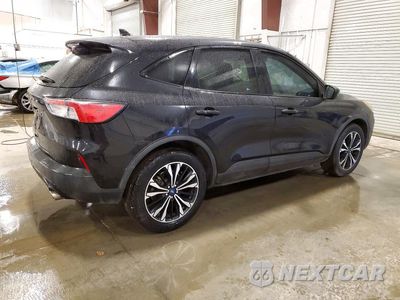 Trzecie zdjęcie samochodu z tyłu: 2021 FORD ESCAPE SE VIN:1FMCU0G66MUA97565 - miniatura