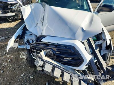 Zdjęcie 11 z 12 samochodu: 2018 TOYOTA TACOMA SR VIN:5TFRX5GN2JX119761 - miniatura