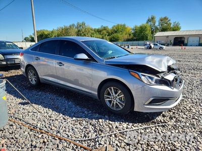 Czwarte zdjęcie samochodu z boku: 2017 HYUNDAI SONATA SE VIN:5NPE24AF7HH476822 - miniatura