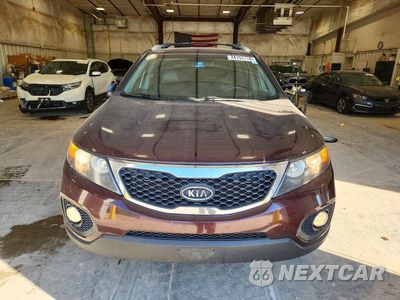 Piąte zdjęcie samochodu w środku: 2012 KIA SORENTO EX VIN:5XYKU3A6XCG307661 - miniatura