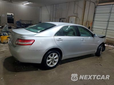 Trzecie zdjęcie samochodu z tyłu: 2010 TOYOTA CAMRY LE VIN:4T4BF3EK9AR085967 - miniatura