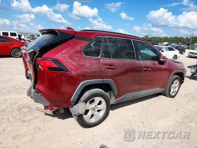 Trzecie zdjęcie samochodu z tyłu: 2021 TOYOTA RAV4 XLE VIN:2T3W1RFV7MW180545 - miniatura