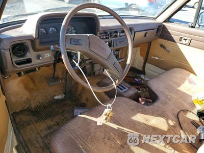 Zdjęcie 8 z 12 samochodu: 1983 TOYOTA PICKUP 1/2 TON RN44 VIN:JT4RN44D2D1158045 - miniatura
