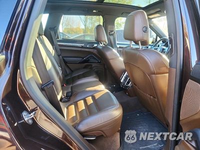 Zdjęcie 11 z 13 samochodu: 2015 PORSCHE CAYENNE S VIN:WP1AB2A26FLA60042 - miniatura