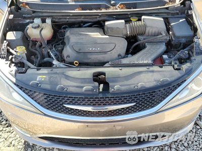 Zdjęcie 12 z 13 samochodu: 2017 CHRYSLER PACIFICA TOURING L VIN:2C4RC1BGXHR540746 - miniatura