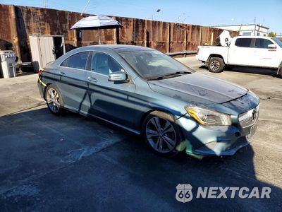 Czwarte zdjęcie samochodu z boku: 2014 MERCEDES-BENZ CLA 250 VIN:WDDSJ4EBXEN050055 - miniatura