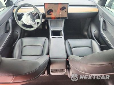Zdjęcie 8 z 13 samochodu: 2022 TESLA MODEL Y VIN:7SAYGDEE2NA006045 - miniatura