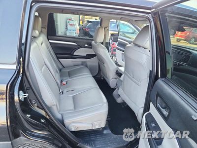 Zdjęcie 11 z 13 samochodu: 2019 TOYOTA HIGHLANDER XLE VIN:5TDKZRFH5KS552951 - miniatura