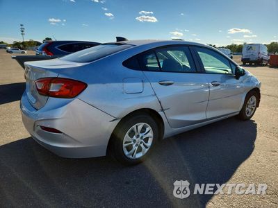 Trzecie zdjęcie samochodu z tyłu: 2019 CHEVROLET CRUZE LS VIN:1G1BC5SM9K7111856 - miniatura