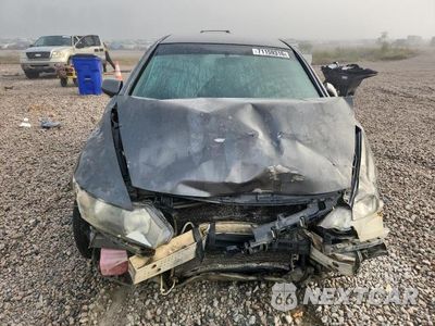 Piąte zdjęcie samochodu w środku: 2010 HONDA CIVIC LX VIN:2HGFA1F51AH326047 - miniatura