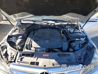 Zdjęcie 11 z 12 samochodu: 2013 MERCEDES-BENZ C 300 4MATIC VIN:WDDGF8AB7DR274380 - miniatura