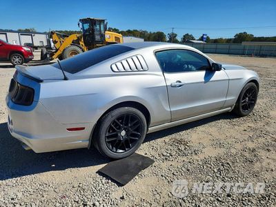 Trzecie zdjęcie samochodu z tyłu: 2014 FORD MUSTANG VIN:1ZVBP8AM9E5254169 - miniatura