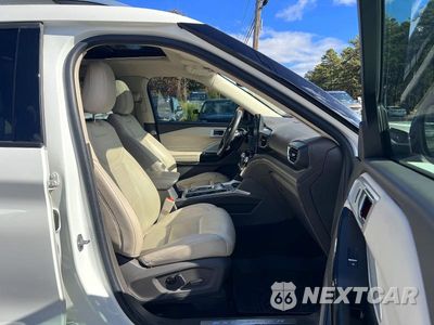 Piąte zdjęcie samochodu w środku: 2021 FORD EXPLORER PLATINUM VIN:1FM5K8HW8MNA21819 - miniatura