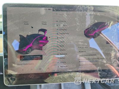 Zdjęcie 9 z 12 samochodu: 2023 TESLA MODEL 3 VIN:5YJ3E1EAXPF581850 - miniatura