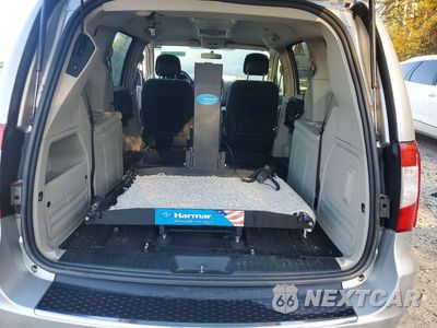 Zdjęcie 10 z 13 samochodu: 2011 CHRYSLER TOWN & COUNTRY TOURING VIN:2A4RR5DGXBR666917 - miniatura