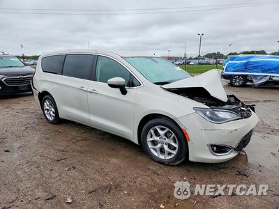 Czwarte zdjęcie samochodu z boku: 2017 CHRYSLER PACIFICA TOURING L VIN:2C4RC1BGXHR768438 - miniatura