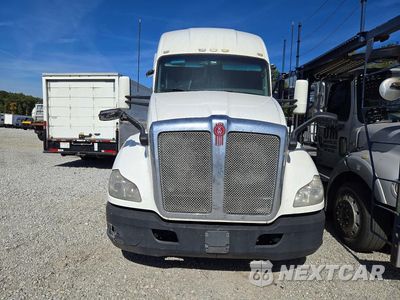 Piąte zdjęcie samochodu w środku: 2018 KENWORTH T680 SEMI TRUCK VIN:1XKYD49X8JJ184764 - miniatura