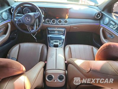 Zdjęcie 8 z 12 samochodu: 2017 MERCEDES-BENZ E 300 VIN:WDDZF4JB5HA100913 - miniatura