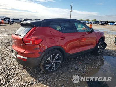 Trzecie zdjęcie samochodu z tyłu: 2021 VOLVO XC40 T5 R-DESIGN VIN:YV4162UM1M2468211 - miniatura