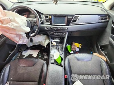 Zdjęcie 8 z 12 samochodu: 2018 KIA NIRO EX VIN:KNDCC3LC7J5123410 - miniatura