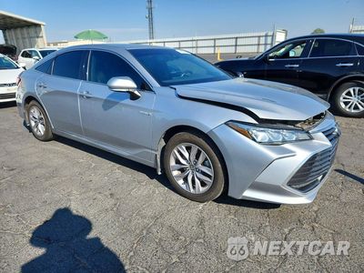 Czwarte zdjęcie samochodu z boku: 2021 TOYOTA AVALON XLE VIN:4T1AA1AB8MU007537 - miniatura