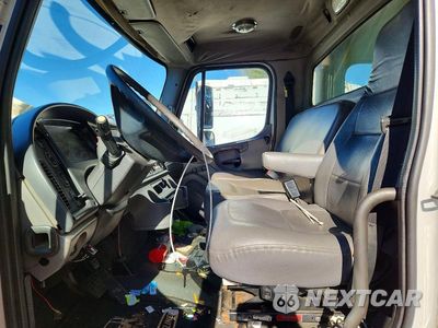 Zdjęcie 7 z 12 samochodu: 2010 FREIGHTLINER M2 106 MEDIUM DUTY VIN:1FVACWDT6ADAT3699 - miniatura