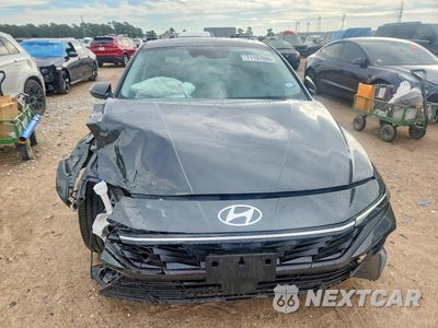 Piąte zdjęcie samochodu w środku: 2025 HYUNDAI ELANTRA LIMITED VIN:KMHLP4DG3SU059526 - miniatura