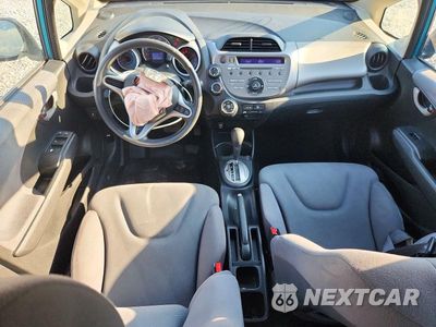 Zdjęcie 8 z 13 samochodu: 2013 HONDA FIT VIN:JHMGE8H3XDC028307 - miniatura